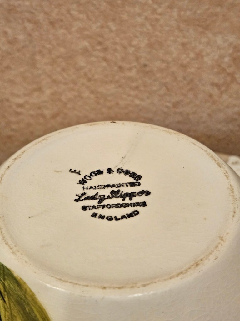 Vintage Wood & Sons Lady Slipper 1019 Hand Painted Rose Bowl / flower frog Posey Bowl