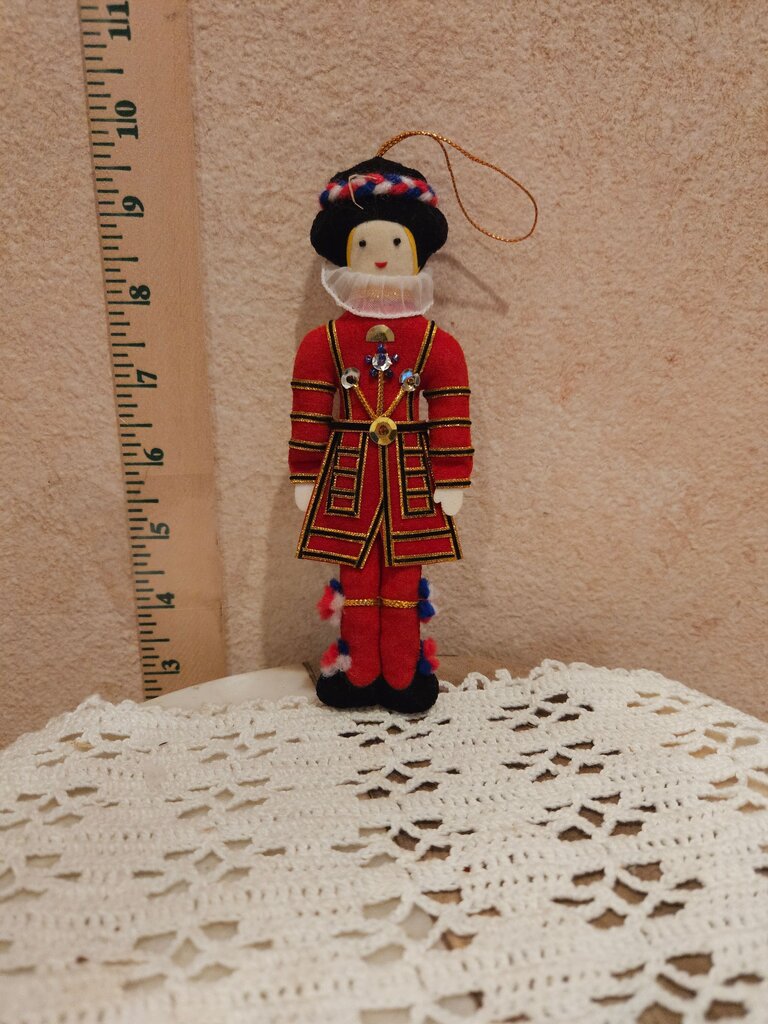 St Nicolas Plush Brittish Beefeater Embroidered Ornament