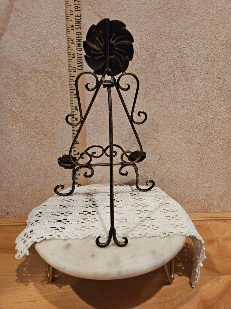 Vintage Metal Wire Countertop Tabletop Book/Picture Easel Display Stand with floral motifs