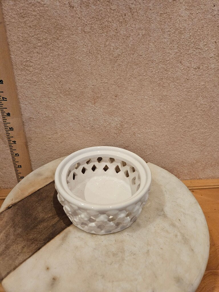 Ceramic White Lace Flower mini pottery pot /Trinket container