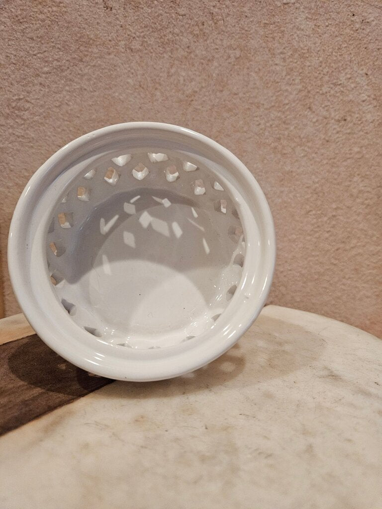 Ceramic White Lace Flower mini pottery pot /Trinket container