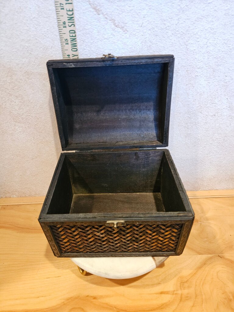 Vintage Rattan Cane Bamboo Wood Jewelry Trinket Box Chest Hinged Lid Cigar