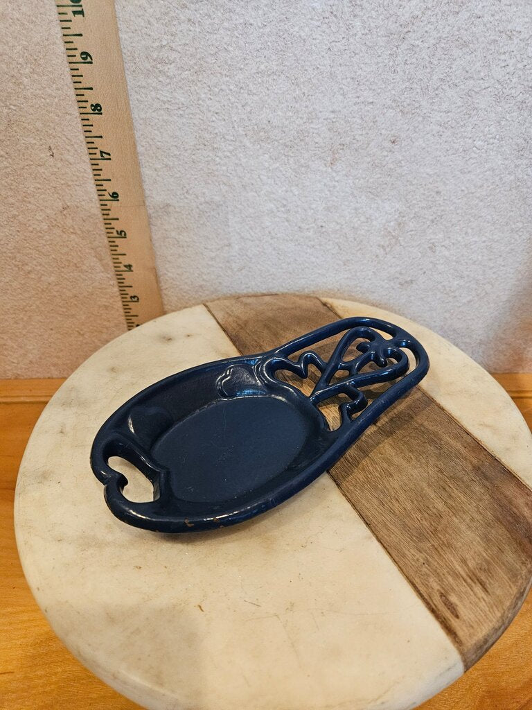 Dark Green Colored Cast Iron Spoon/Ladle Rest w scrolls & Heart Motif