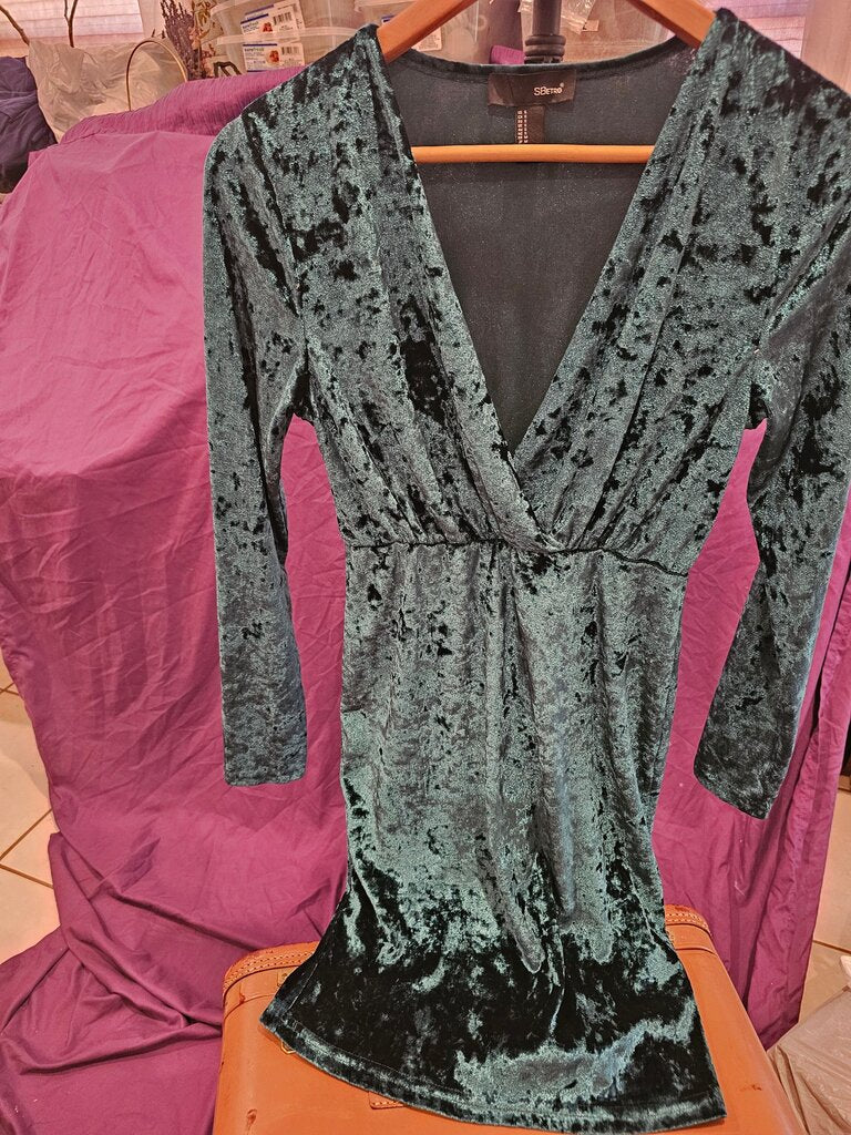Stylish Green Velvet Dress