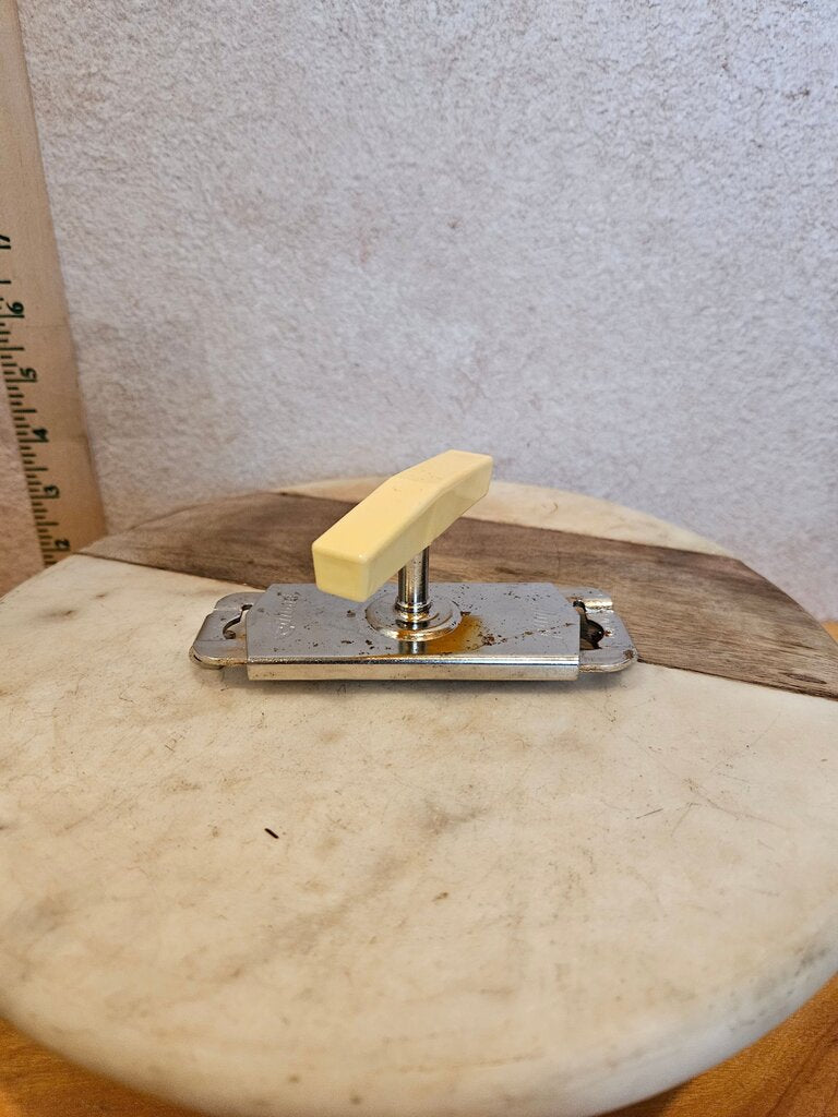 Vintage Jar & Bottle Screw Top Opener