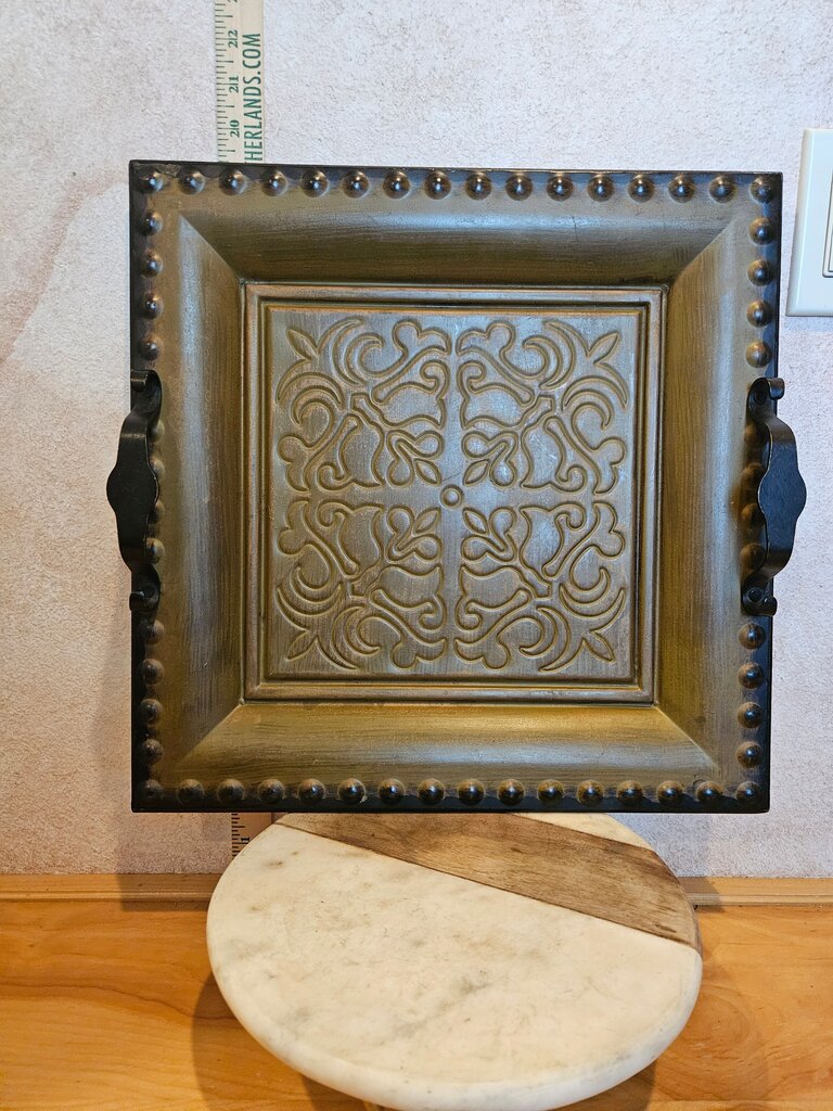 Decorative centerpiece display bowl w Intricate Design
