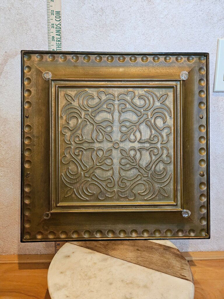 Decorative centerpiece display bowl w Intricate Design