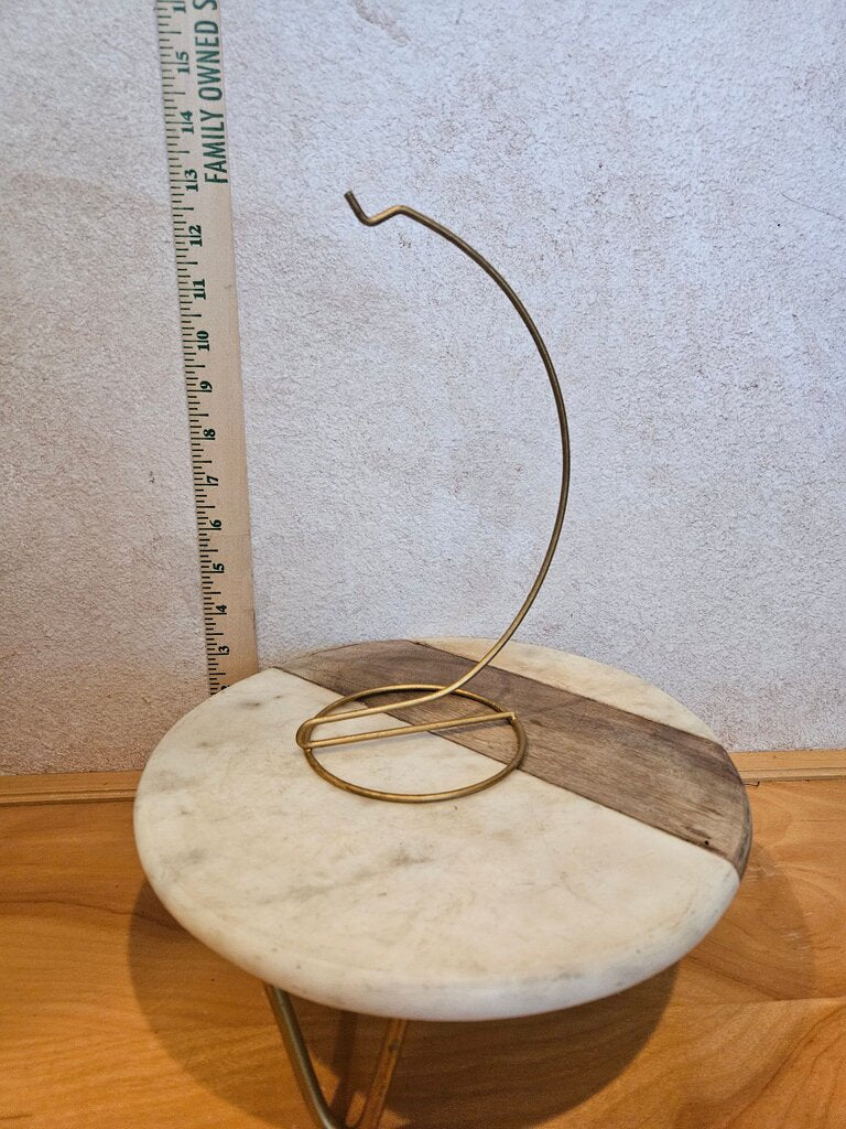 Gold Metal Ornament / decor Stand