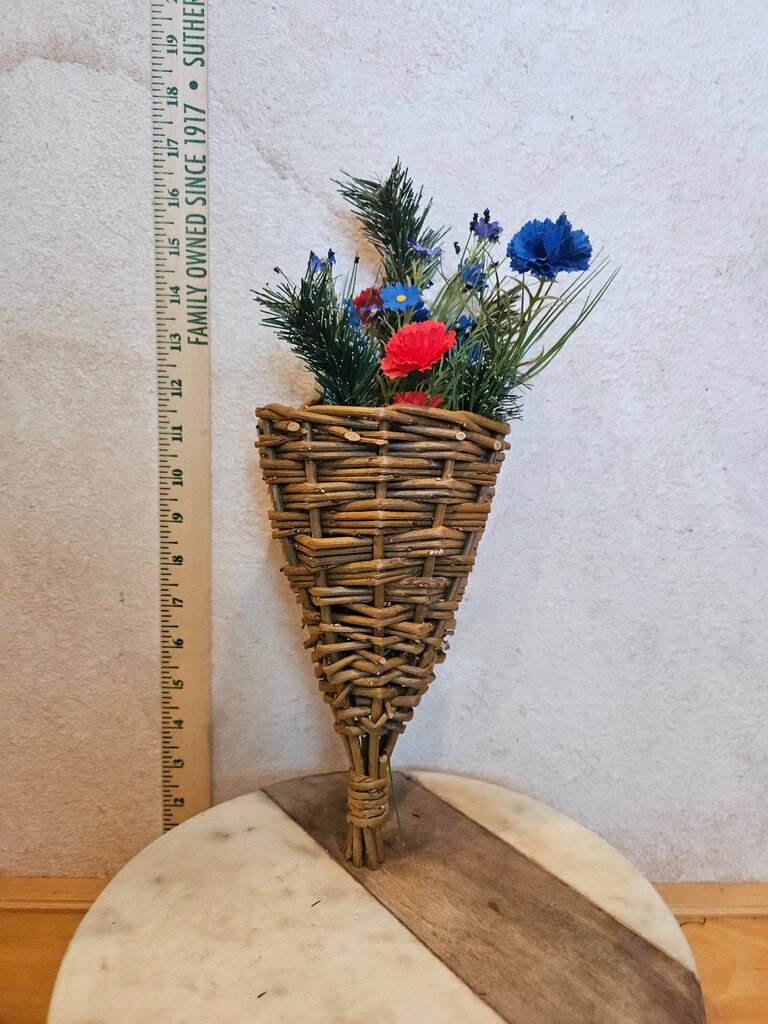 Vintage Woven Basket Weave Cone Wall dry flower Vase