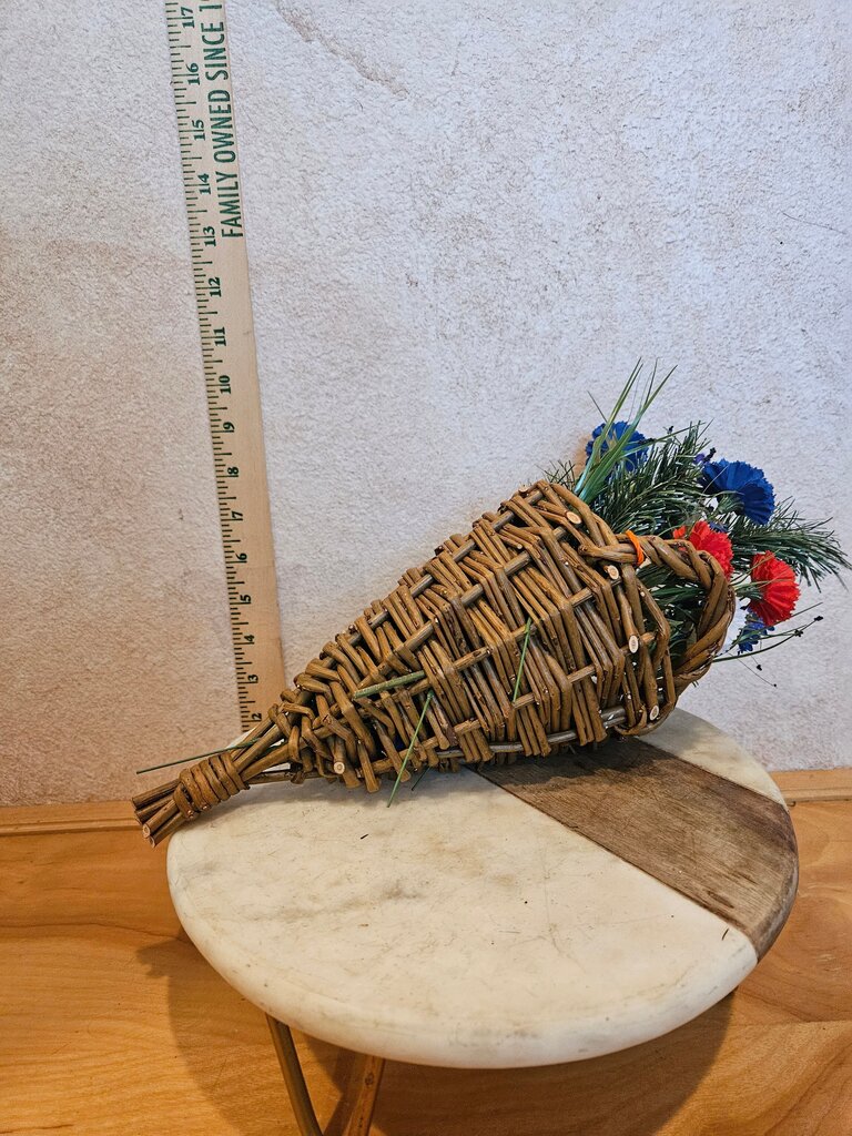 Vintage Woven Basket Weave Cone Wall dry flower Vase