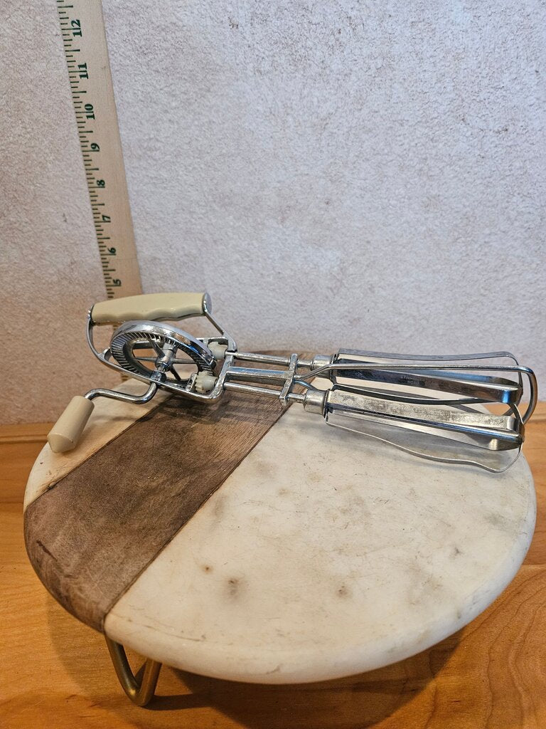 Vintage Maynard Egg Beater Hand Mixer Kitchen Utensil Crank Whisk Prepper