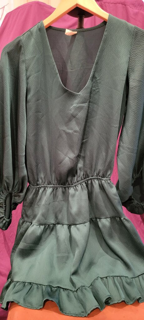 Tyche Women’s Green Dress with Puff Sleeves