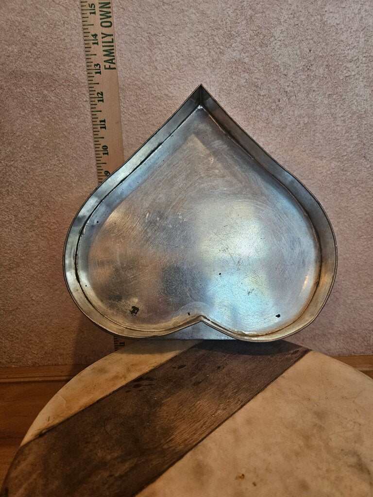 Vintage Heart Shaped Metal cake baking pan tray