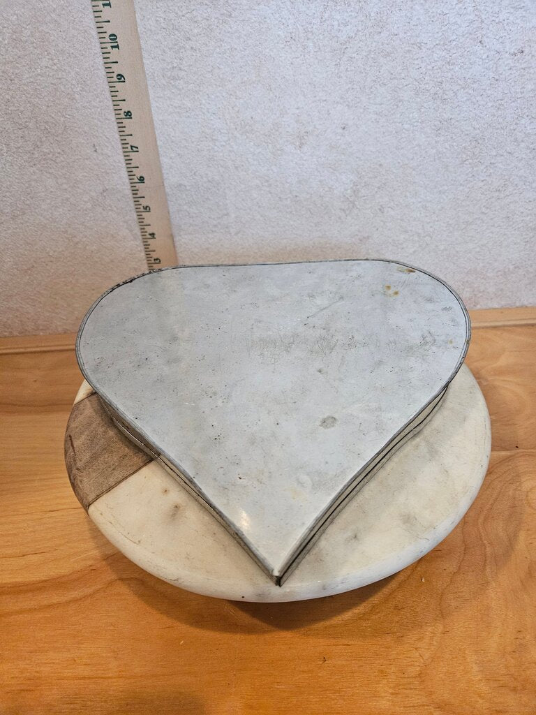 Vintage Heart Shaped Metal cake baking pan tray