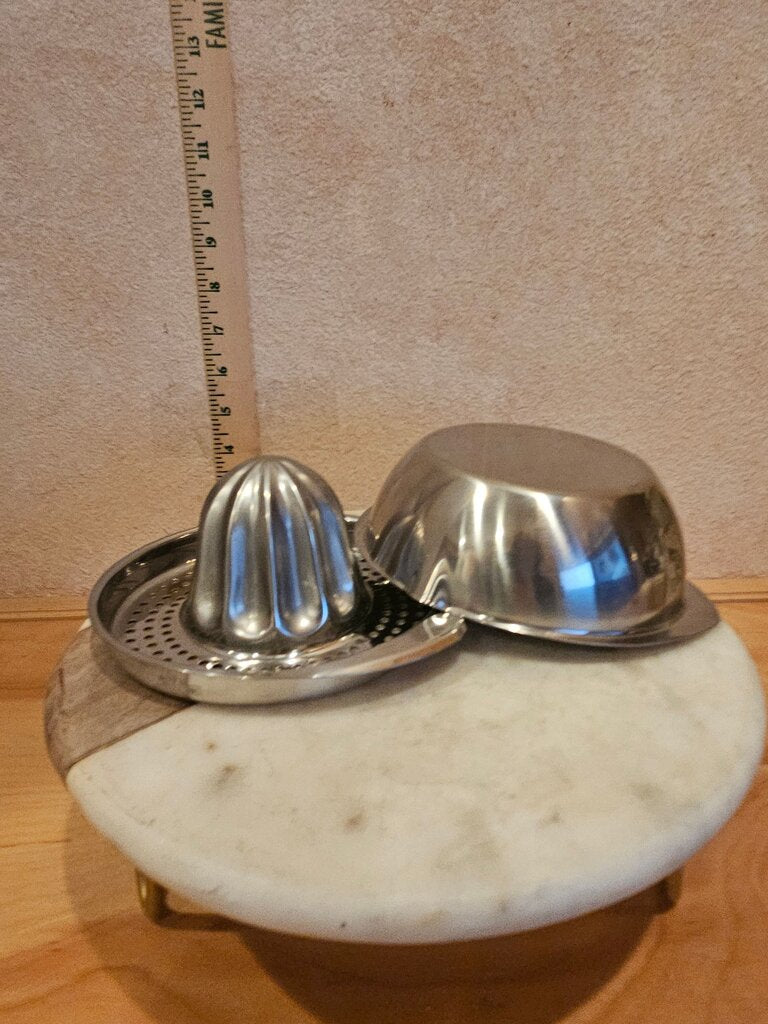 Stainless Steel Citrus Juicer and strainer 2 piece Set