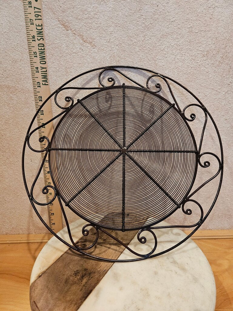 Vintage Metal Boho Wire Charger Plates Serving Tray wall display