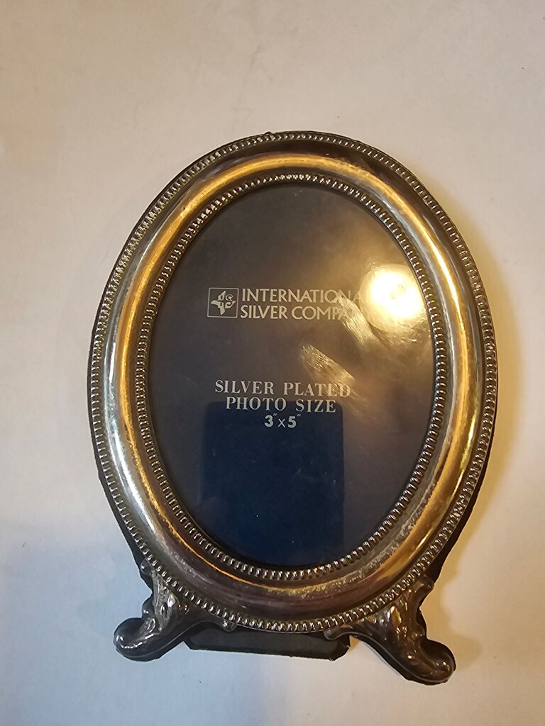 Vintage International Silver Plated Footed Photo Frame
