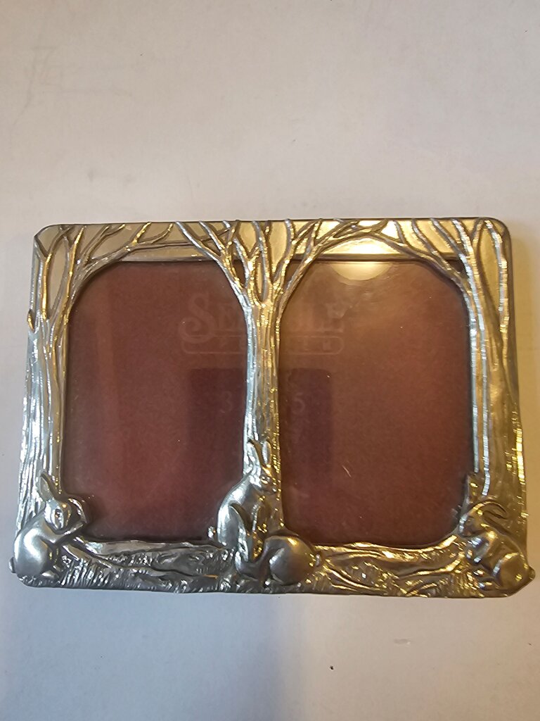Vintage Dual Photo double Frame w Rabbit Design hard to find!