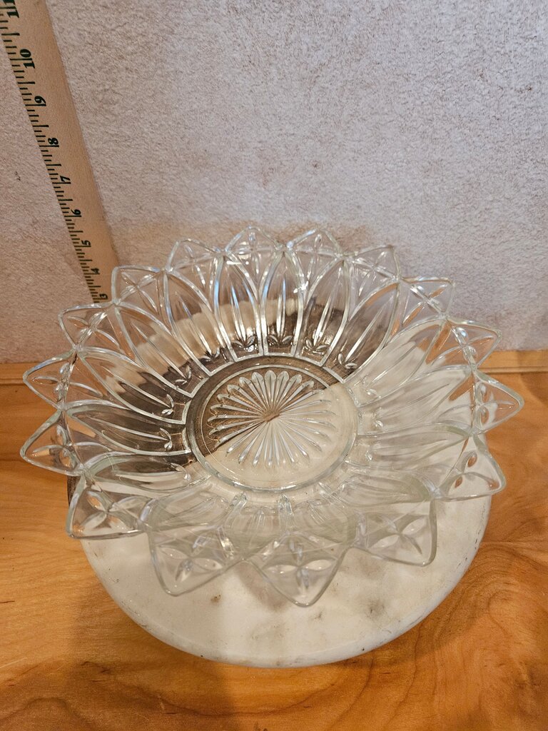 Vintage 1950s Federal Pressed Petal Flower Glass - Serving flower shaped Bowl