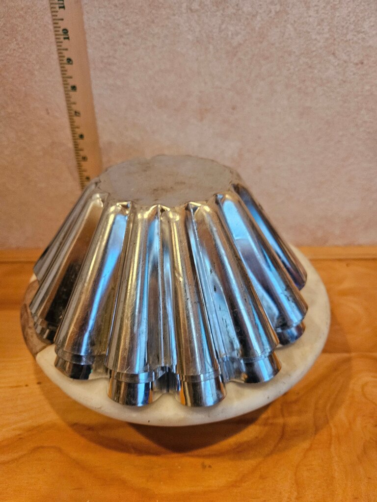 Set 2 metal pans, jello mold, fluted round, made in France, vintage, tin, primitive, farmhouse decor kitchen, pantry, baking, country rustic
