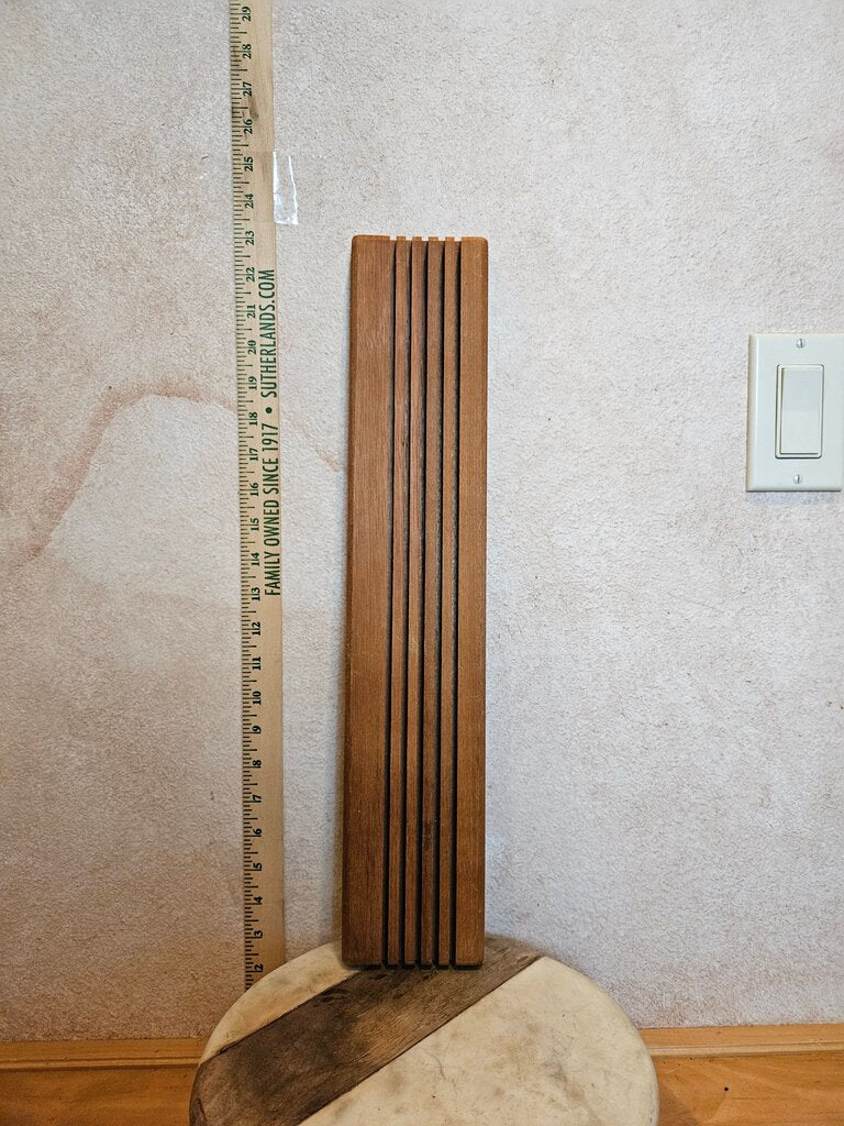 Reel Wood Wooden Slat Rack card holder, thin book rack