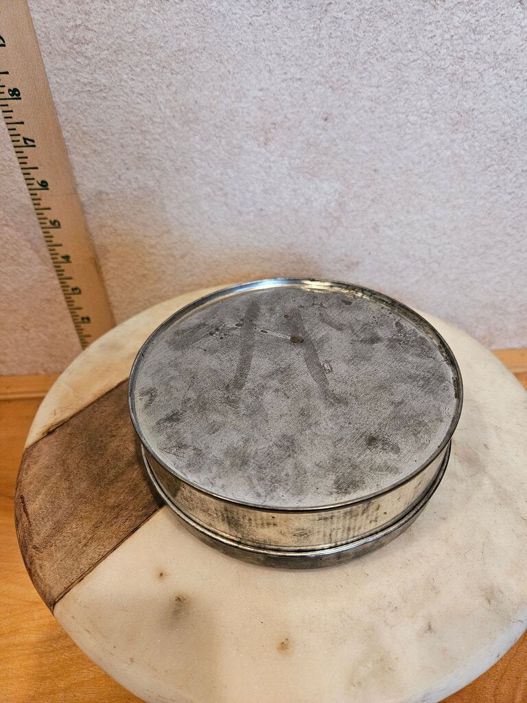Vintage Metzke Pewter Round Teady Bear Decerative Tin, 1970s Gray Tin Lid, Candy Cookie Silver 8 in Round Container, Pewter