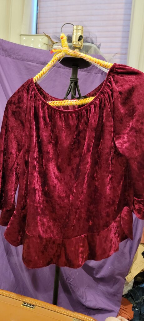 New Directions Petite Velvet Top