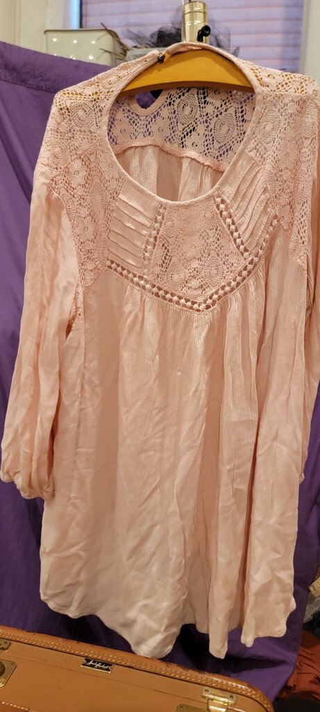 Liz Lange Maternity Lace Blouse