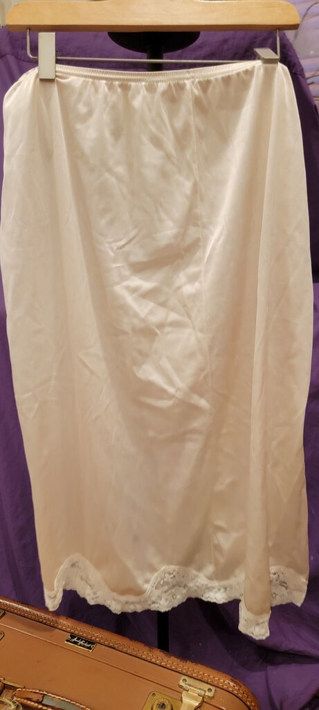 Adonna Women's Medium Slip Skirt