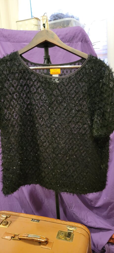 Ruby Rd. Black Short Sleeve Top