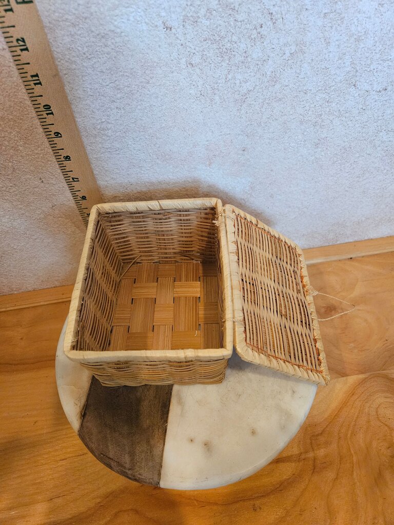 Small Vintage Sewing Basket with Floral Brocade Top, Pin Cushion Interior Lid, grandmacore