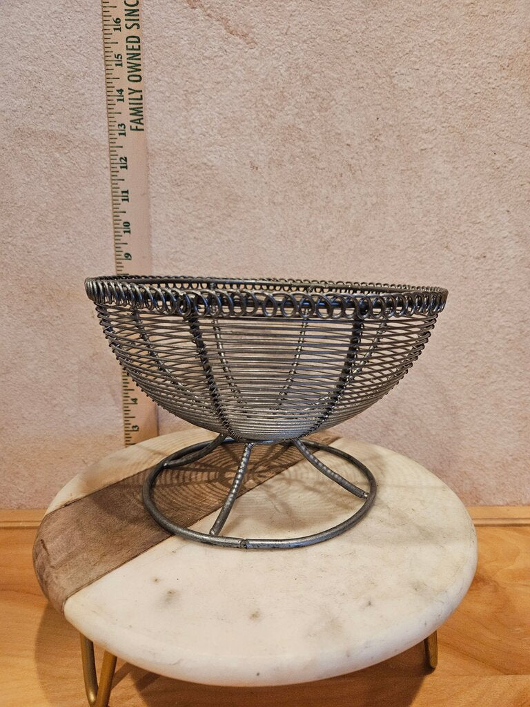 Kitchen Storage, Black Wire Pedestal Bowl, compote Table Centerpiece, Fruit Bowl, Country Kitchen Cottage, Farmhouse Decor, Seasonal Deco