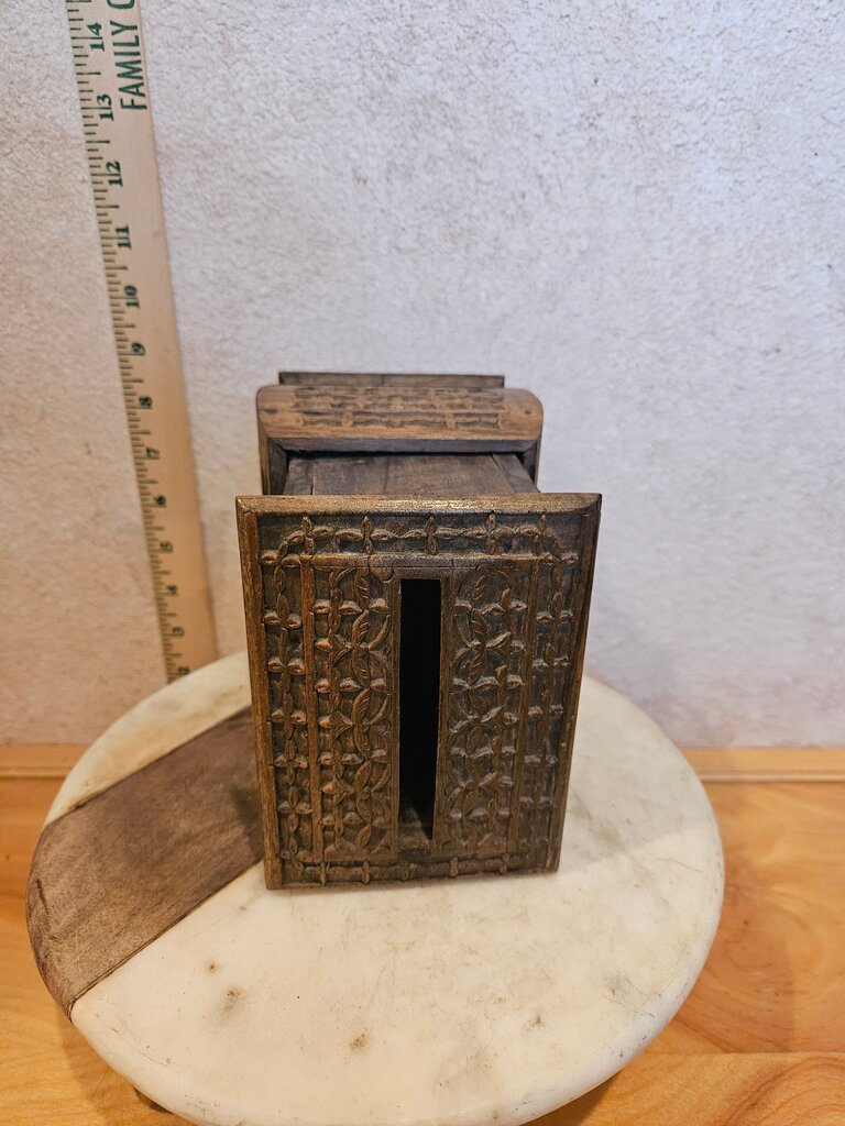 Vintage Carved wooden cigarette box / dispenser carved w flower & leaves Intricate Carvings