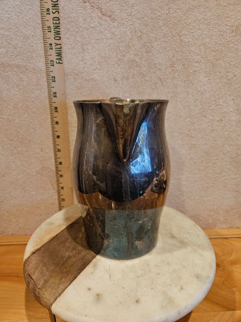 Wm Rogers Paul Revere Vintage Reproduction Silver Plated Water Pitcher