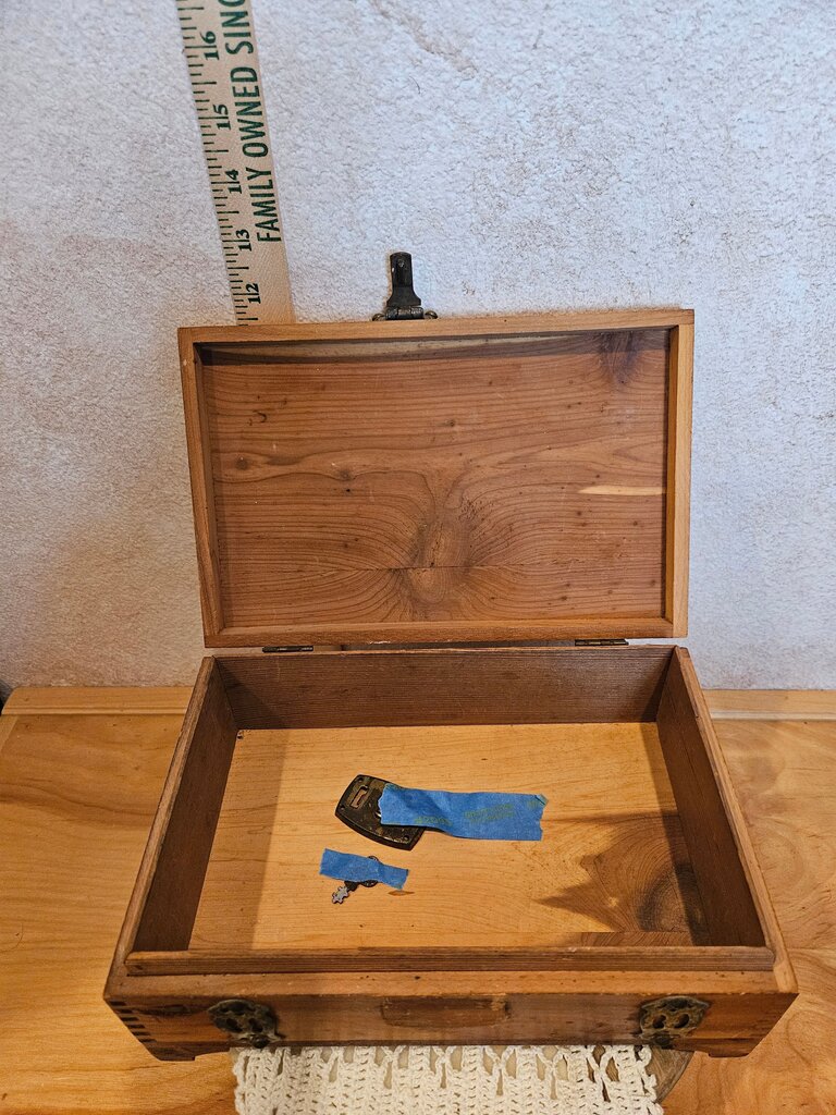 Vintage Wood & Brass Hinged Cigar Box w Key Latch and Handles / Factory No 777 1st District PA / Pennsylvania Wood 5 Cent Cigar Box as is