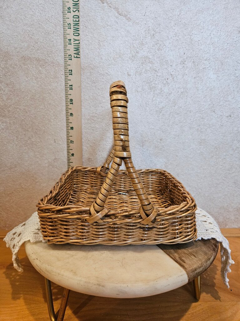 Vintage Square Wire/wicker napkin Basket as is