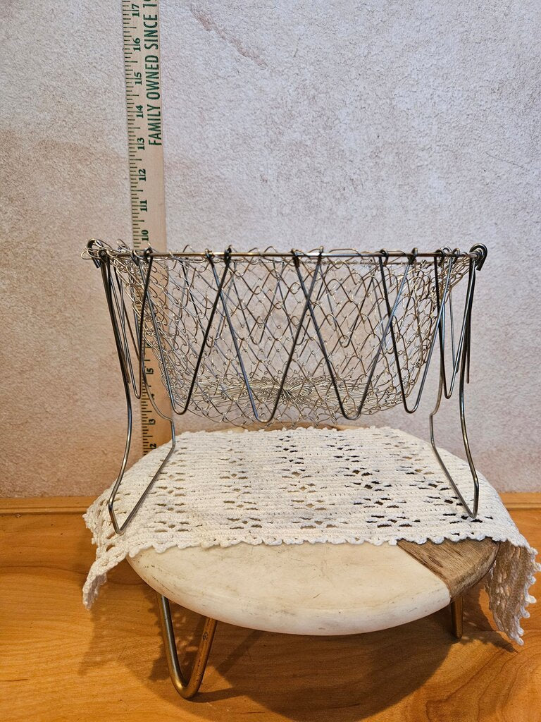 Vintage collapsible Chef's folding wire & mesh basket, egg basket, Farmhouse kitchen