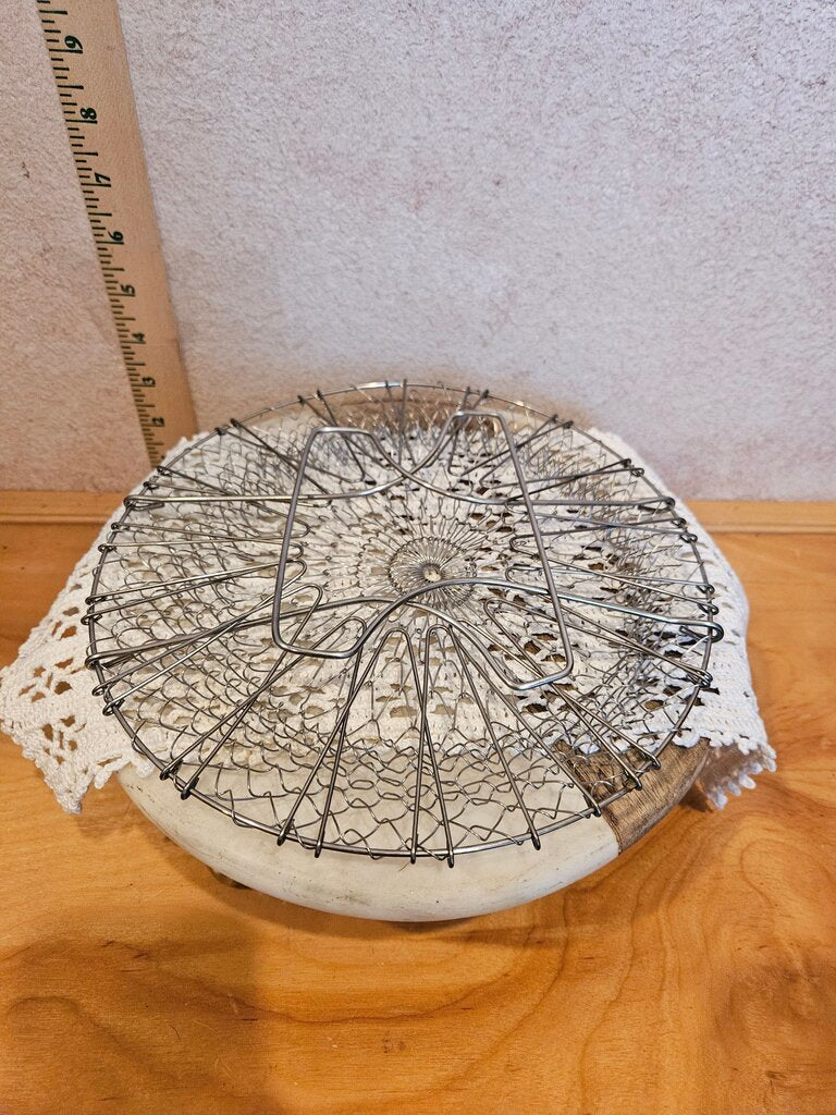 Vintage collapsible Chef's folding wire & mesh basket, egg basket, Farmhouse kitchen