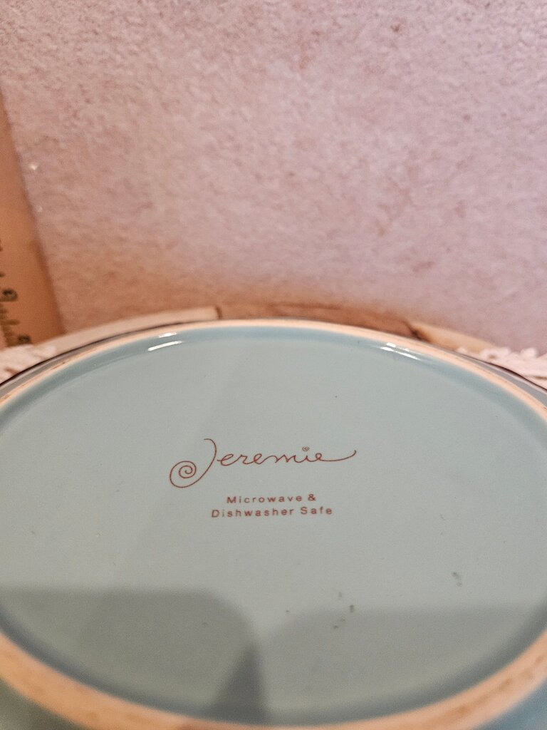 Jeremie Corp Faux Bois Stoneware Bird Design Salad or Desert plate