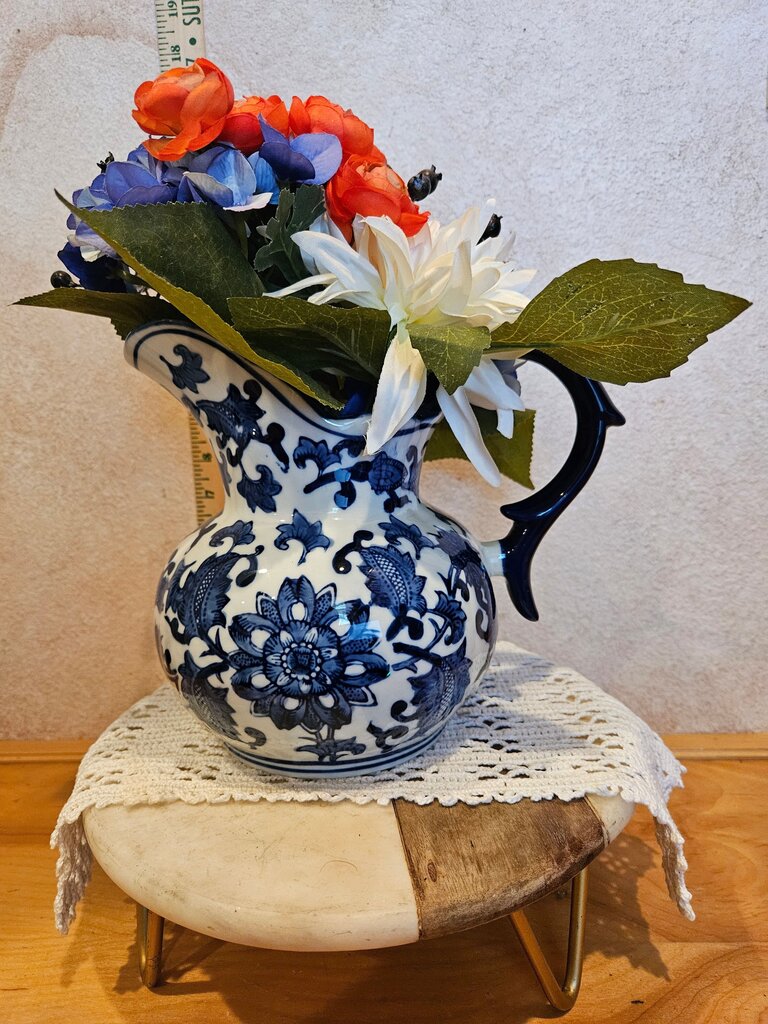 Avalon Ming Luxe Jug Blue & White water pitcher
