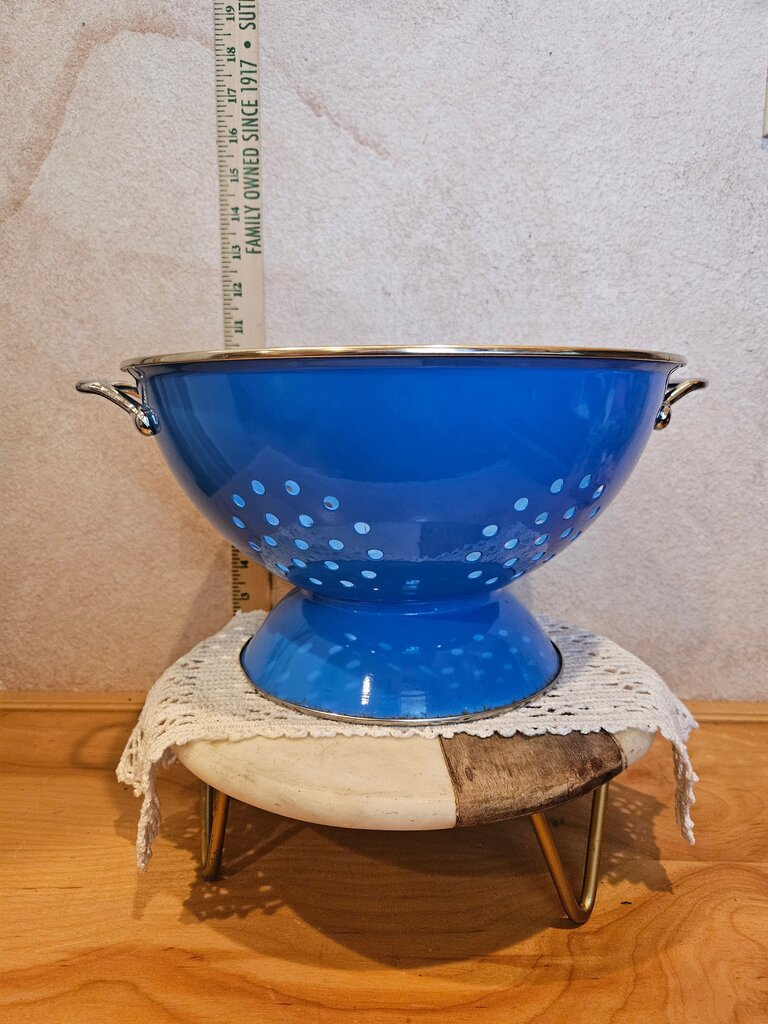 Enamelware Metal Pedestal Colander Vintage Style Blue Footed Strainer Country Farmhouse Home Kitchen