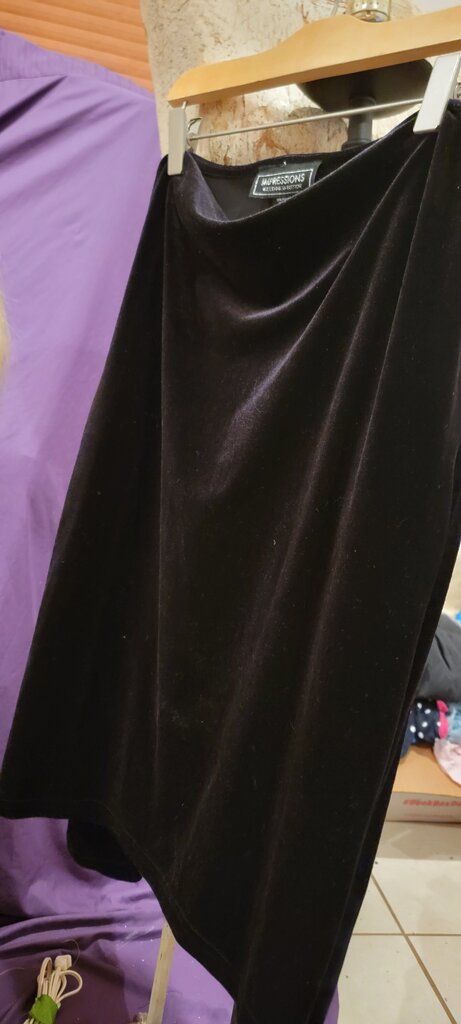 Impressions Velvet Skirt