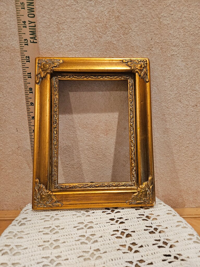 Vintage Picture Frames Set