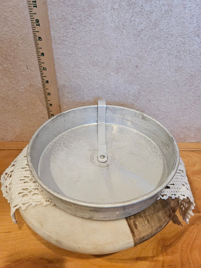Vintage Aluminum 8" Round Cake Pan w Easy Release Slide Arm 8" x 1½"