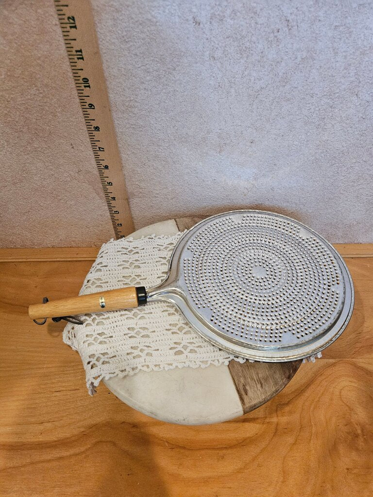 Vintage 8” Wide Metal Heat Diffuser with Wooden Handle – Gas Stove Flame Tamer, Perforated Simmer Plate, Rustic Kitchen Tool