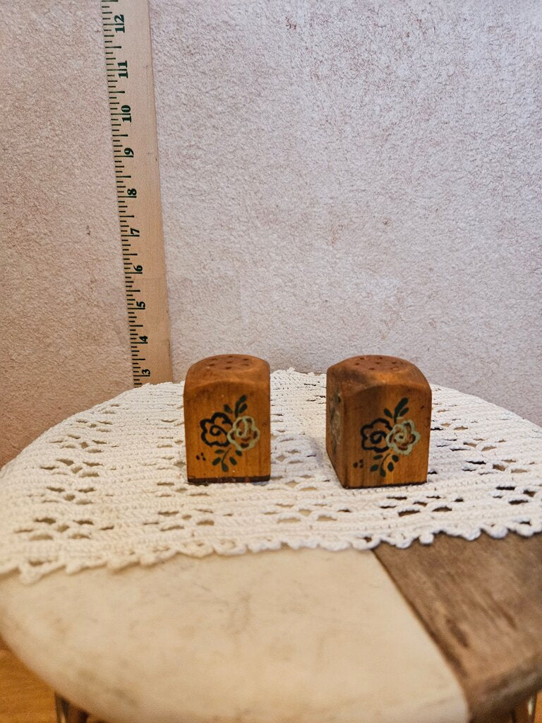 Vintage square box Wooden Salt & Pepper Shakers w Floral Pattern