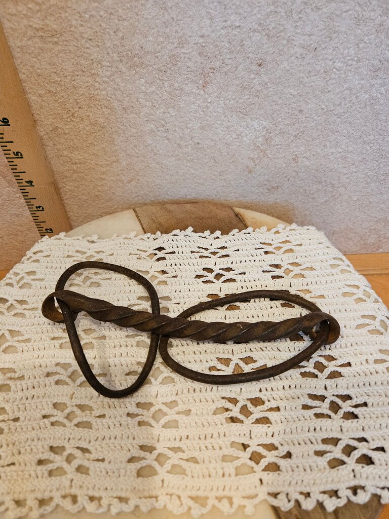 Antique Twisted Wire Cattle Tongue