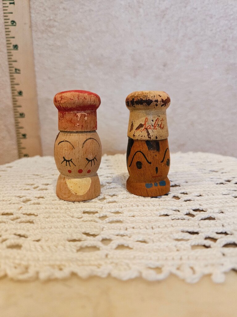 Vintage wood chef cook Italian salt & pepper shakers Kitch pizza pasta inspired