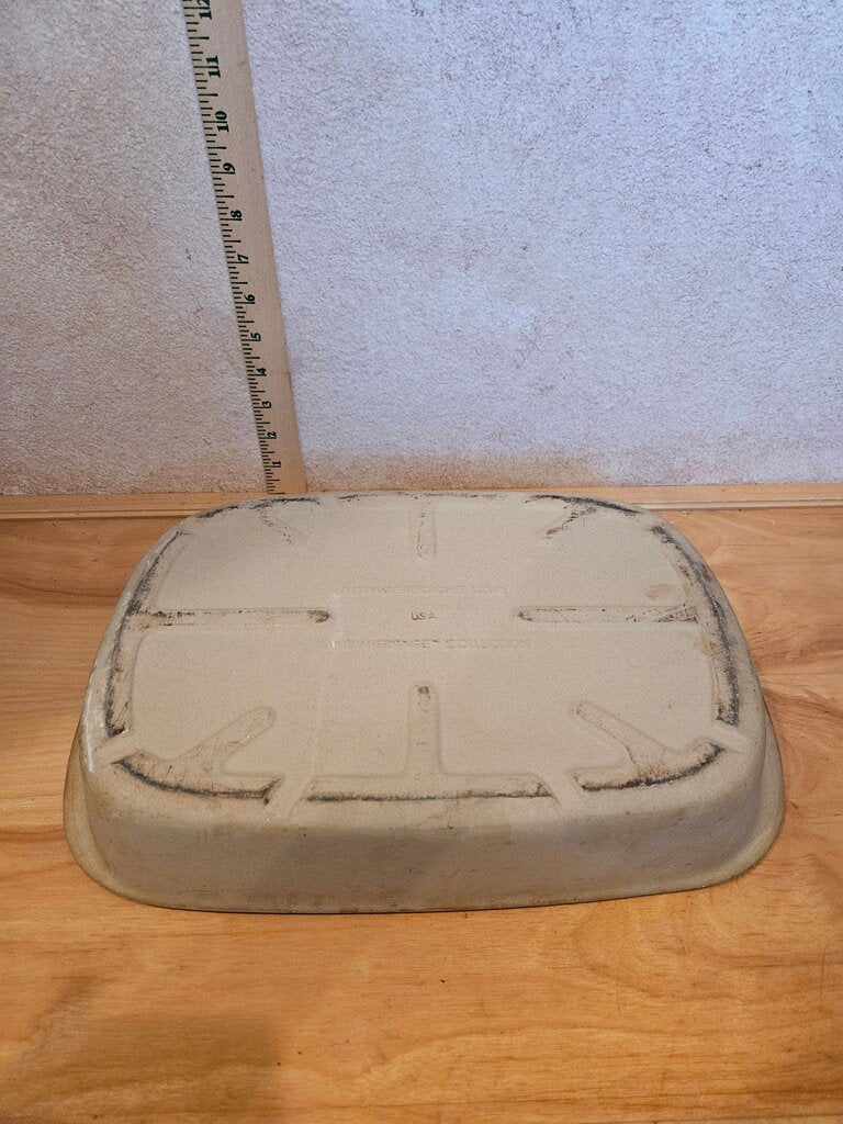 Pampered Chef Stoneware 9"x13" Lasagna Baking Pan Family Heritage Collection Tan