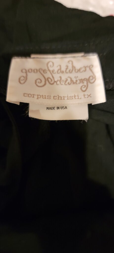 Goose Feathers Black Button-Up Cropped Cardigan